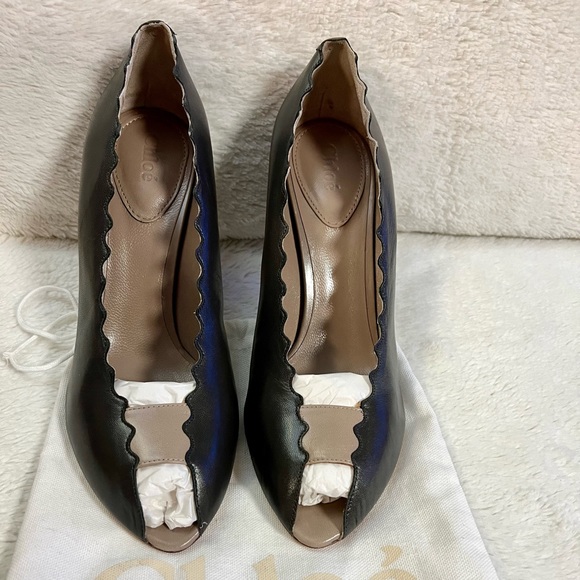 CHLOÉ Leather Keyhole Accent Pumps 🤍 - Picture 7 of 8